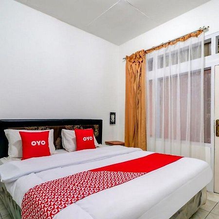 Oyo 3341 Ten Guest House Bandung Eksteriør bilde