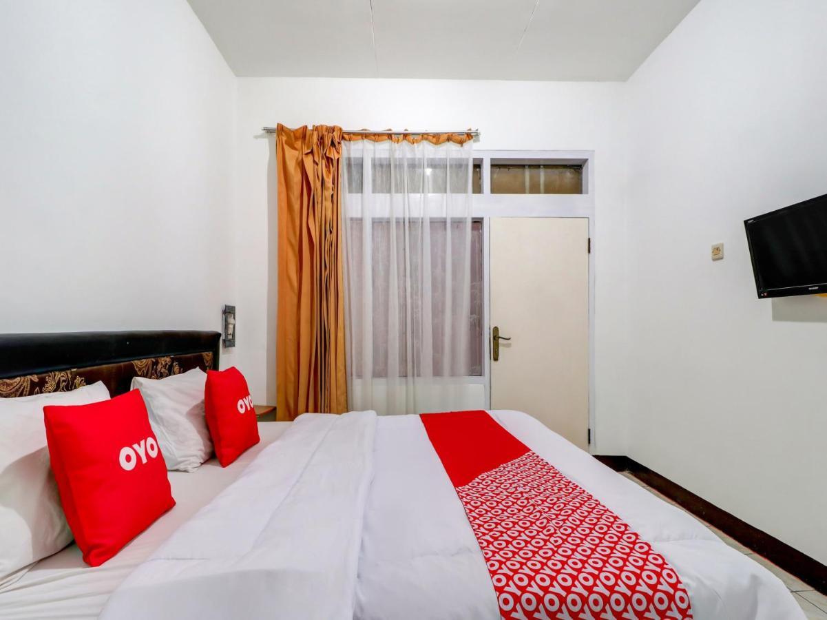 Oyo 3341 Ten Guest House Bandung Eksteriør bilde