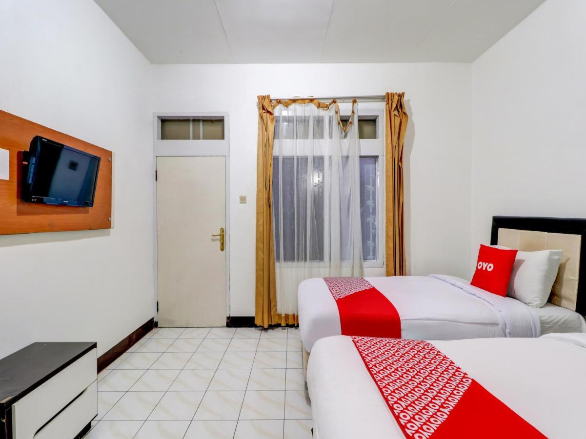 Oyo 3341 Ten Guest House Bandung Eksteriør bilde
