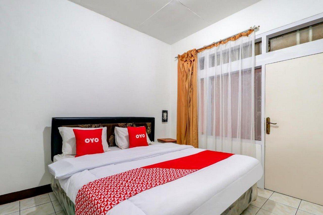Oyo 3341 Ten Guest House Bandung Eksteriør bilde